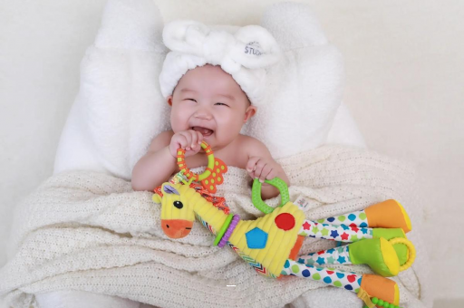 周口宝宝头上有白色的小点 周口宝宝头上有白色的小点